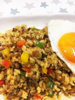 ひき肉入り☆カラフル カレーチャーハン-レシピのメイン写真