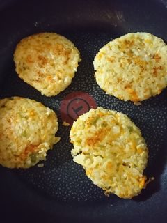 新玉ねぎピーマン人参高野豆腐チーズおやき-レシピのメイン写真