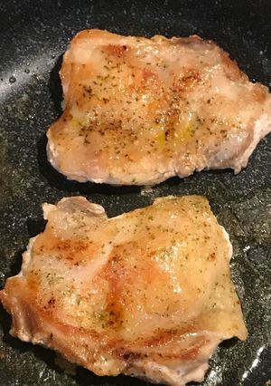 弱火調理で皮パリ中ふわのチキンソテー-レシピのメイン写真