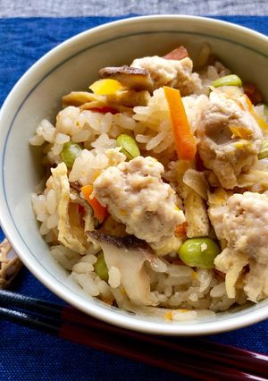 鶏挽き肉団子入り☆炊き込みご飯-レシピのメイン写真