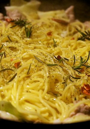 キャンプで作る「ハーブ塩焼きそば」-レシピのメイン写真