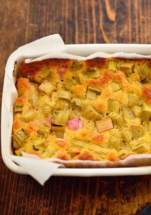 簡単美味！ルバーブの混ぜて焼くだけケーキ-レシピのメイン写真