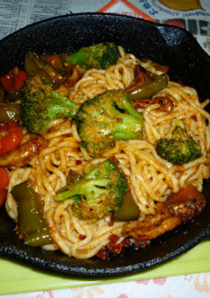 アラビアータ炒めの残りで焼きうどん-レシピのメイン写真