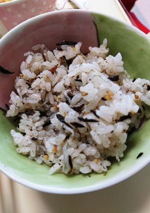 混ぜご飯！梅ひじき【幼児食】-レシピのメイン写真