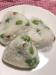 ごま油香る枝豆おにぎり-レシピのメイン写真