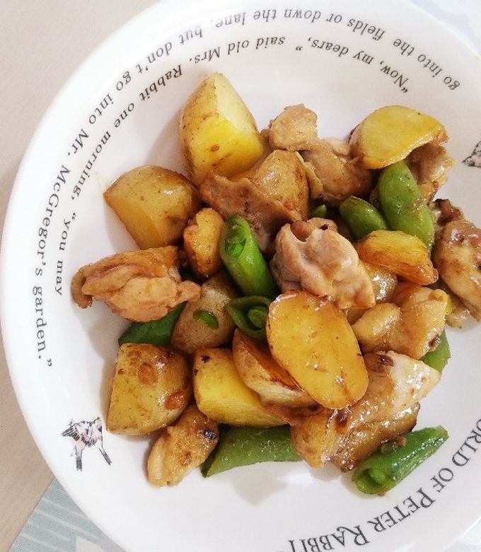 簡単！鶏肉とじゃがいものガリバタ炒め by ミナクックちゃん