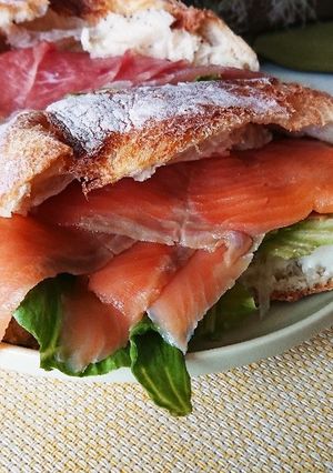 スモークサーモンとクリームチーズのサンド-レシピのメイン写真