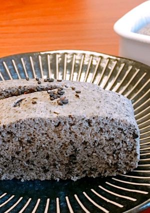 おからパウダー*しっとり黒ごま蒸しパン-レシピのメイン写真