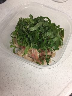 鳥もも肉とみょうが大葉のポン酢和え-レシピのメイン写真