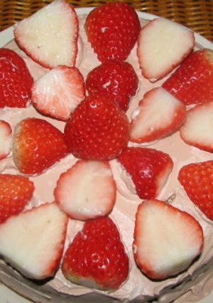 炊飯器で作る『イチゴケーキ』-レシピのメイン写真