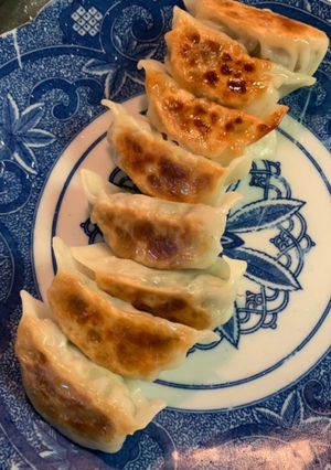 春菊と味噌で餃子を。-レシピのメイン写真
