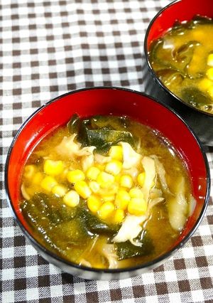 簡単！コーンと舞茸のお味噌汁☆バター風味-レシピのメイン写真
