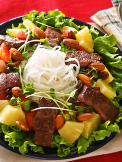 マロニーと牛肉ステーキのパワフルサラダ-レシピのメイン写真