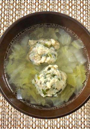 白菜とニラ入り鶏肉団子スープ-レシピのメイン写真