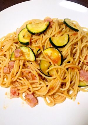 食欲そそる♪ズッキーニとベーコンのパスタ-レシピのメイン写真