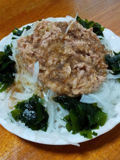 新玉ねぎてワカメとツナのサラダ-レシピのメイン写真