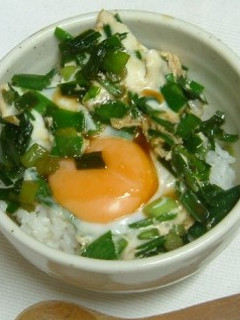 一人ランチ♪ニラ玉ミニ丼-レシピのメイン写真