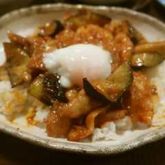 รูปของ 豚バラと茄子のスタミナ丼♪