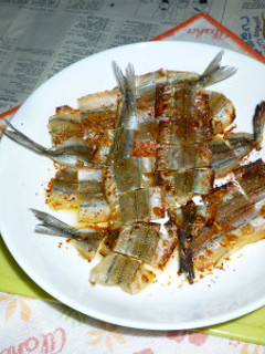 さよりの素干しの網焼き+九条ネギオイル-レシピのメイン写真