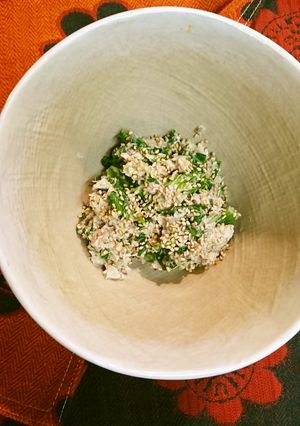 サバ缶とセロリ葉和え-レシピのメイン写真