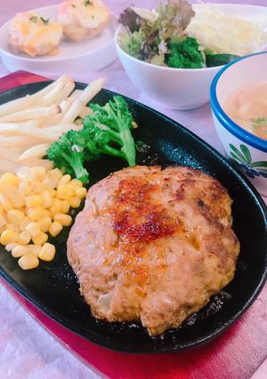 手作り玉ねぎソースで！ズボラなハンバーグ-レシピのメイン写真