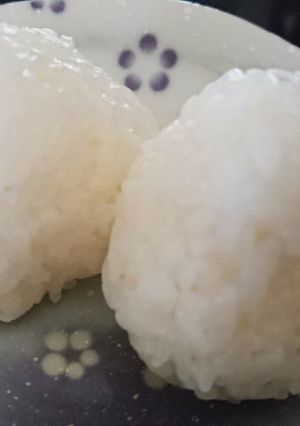 えっこれだけで!!簡単 美味 白おにぎり-レシピのメイン写真