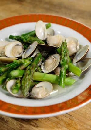 台湾家庭料理【アスパラとハマグリ炒め】-レシピのメイン写真