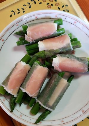 生ハムで♪アスパラ&クリチ巻き-レシピのメイン写真