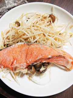 簡単!鮭のフライパン蒸し-レシピのメイン写真