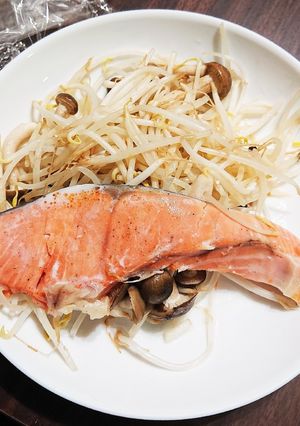 簡単!鮭のフライパン蒸し-レシピのメイン写真