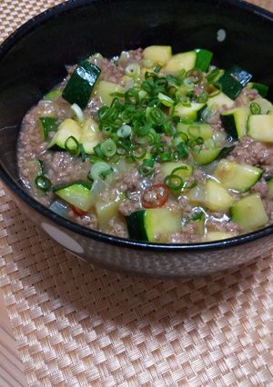 ズッキーニとひき肉のピリ辛炒め-レシピのメイン写真