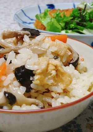 【シンプル♪】きのこと鶏肉の炊き込みご飯-レシピのメイン写真