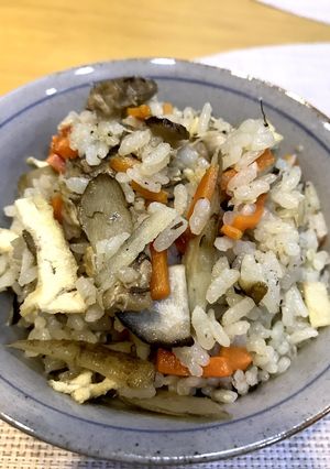 簡単♪鯖水煮缶と白だしで炊き込みごはん-レシピのメイン写真