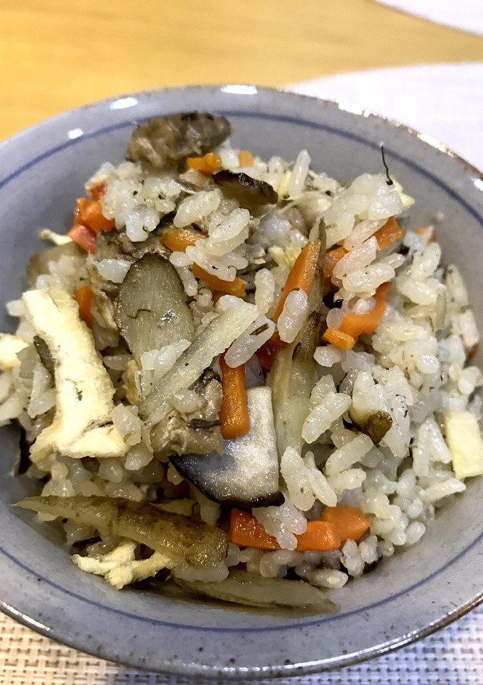 簡単♪鯖水煮缶と白だしで炊き込みごはん-レシピのメイン写真