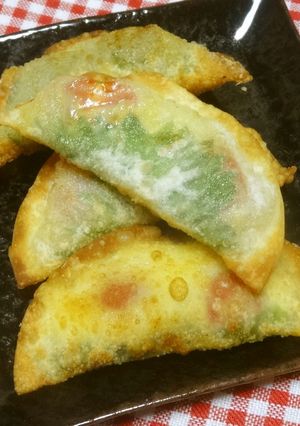 余った餃子の皮deトマトチーズの包み揚げ-レシピのメイン写真