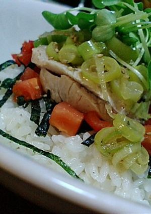 レンジのみ！！☆ゴマ香る鶏トマねぎ塩丼☆-レシピのメイン写真