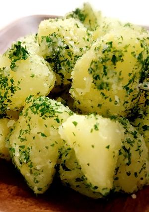 簡単♪粉チーズたっぷり粉ふきいも♡-レシピのメイン写真