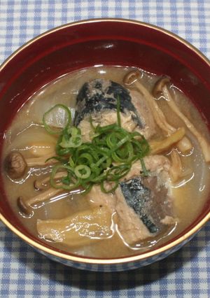 テレビで紹介☆サバ缶と乾燥しめじで味噌汁-レシピのメイン写真