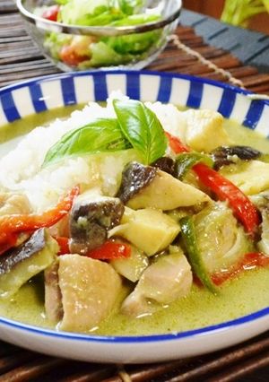 野菜たっぷりグリーンカレー♪-レシピのメイン写真