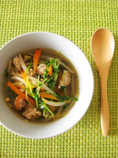 豚ひき肉ともやしと豆苗のおかずスープ-レシピのメイン写真
