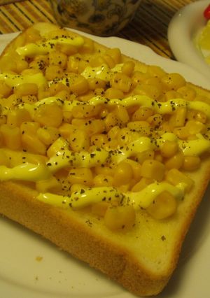 のせて焼くだけ!コーンマヨーネズトースト-レシピのメイン写真