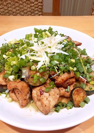 鳥モモ肉とズッキーニのさっぱり炒め-レシピのメイン写真