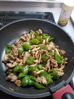 豚肉しめじピーマンの味噌バター炒め-レシピのメイン写真