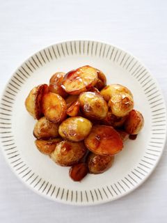 小さな新じゃがで簡単【新じゃがの甘辛煮】-レシピのメイン写真