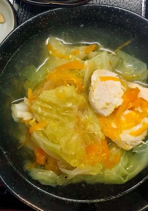 キャベツたっぷり！野菜と鶏むね肉のスープ-レシピのメイン写真