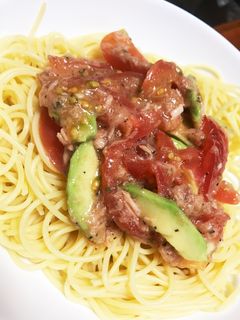 トマトとアボカドとツナの冷たいパスタ!!-レシピのメイン写真