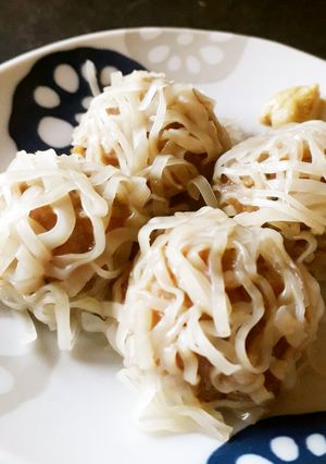 餃子の皮で☆生ソーセージの花焼売-レシピのメイン写真