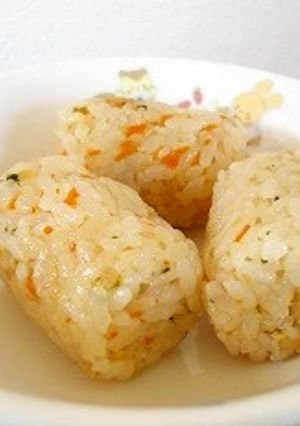 保育園離乳食12か月頃~②五目おにぎり-レシピのメイン写真