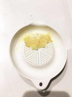 おろし金から薬味を取る方法-レシピのメイン写真