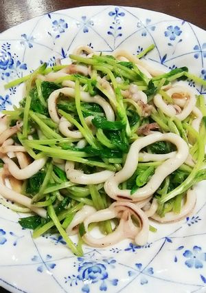 豆苗とイカの爽やかバジルレモン炒め。-レシピのメイン写真